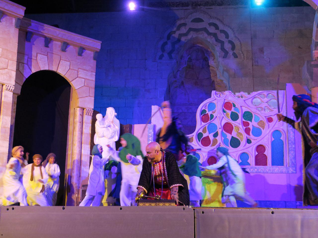 نمایش کوروش زارعی به دمشق می رود/ اجرای «خورشید از حلب طلوع می کند» در زینبیه